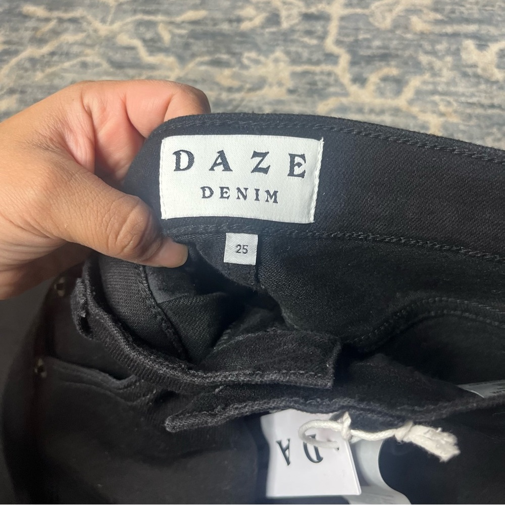 Daze Shy Girl Crop Flare in After Party Black Sz 25 NWT - Picture 10 of 11